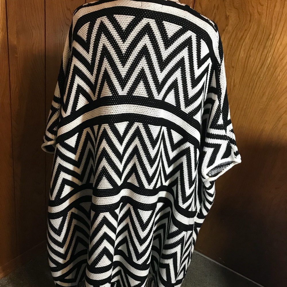 Joompy Sweater - Picture 4 of 6